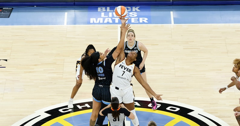 South Carolina basketball alum Kamilla Cardoso battling for the opening tip with former teammate Aliyah Boston. Photo Credit: Kamil Krzaczynski-USA TODAY Sports