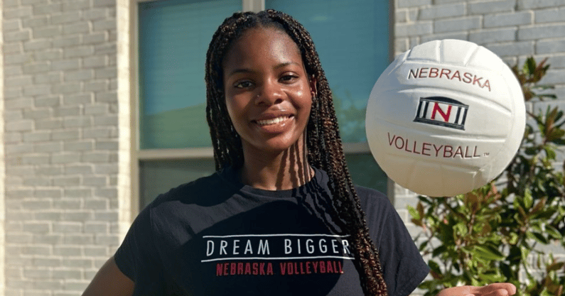 Keoni Williams 2026 Nebraska volleyball middle blocker commit