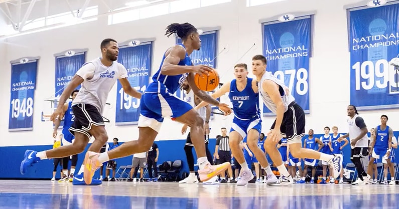 Kentucky practices against La Familia at the Joe Craft Center