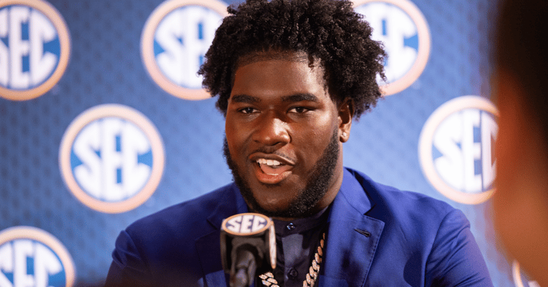 Alabama OL Tyler Booker