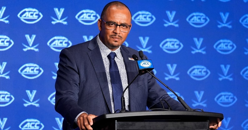 virginia-cavaliers-head-coach-tony-elliot-some-emotion-returning-death-valley-facing-clemson