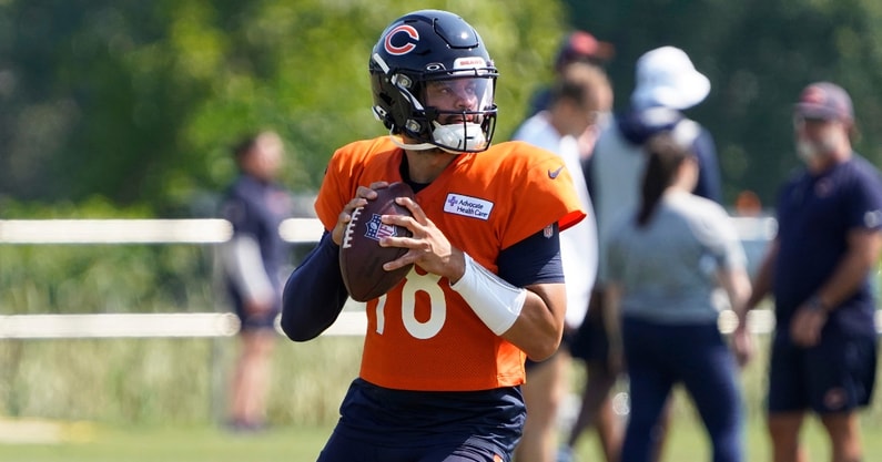 chicago-bears-quarterback-caleb-williams-pressure-not-word-used-vocabulary-training-camp