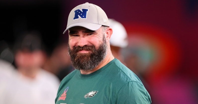 jason-kelce-reacts-to-eagles-bad-snap-turnovers-in-first-game-since-retirement