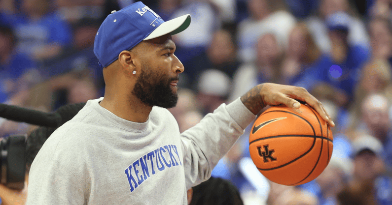 Demarcus Cousins dribbles a basketball at Kentucky's Big Blue Madness - Dr. Michael Huang, Kentucky Sports Radio