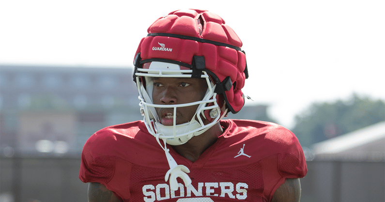 OU RB Jovantae Barnes