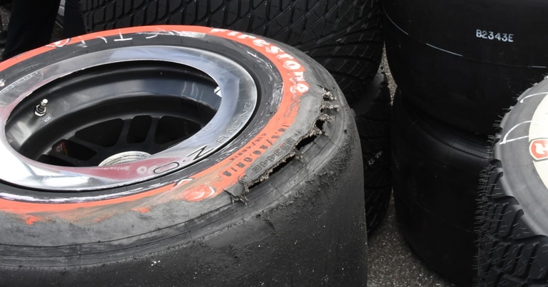 Racing tire (1)
