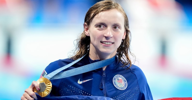 katie ledecky olympics closing ceremony