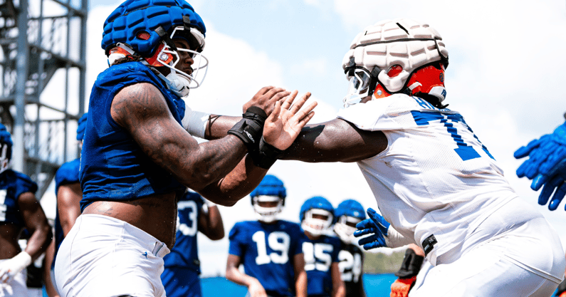 Florida Gators offensive line during fall camp (Jordan Herald / @gatorsfb)