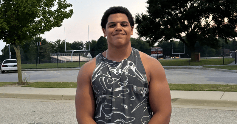 Michigan State DL commit Derrick Simmons
