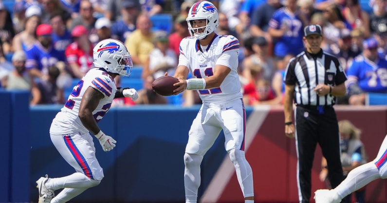 bbnfl-keidron-smith-nabs-another-pick-ray-davis-shines-in-preseason-week-2