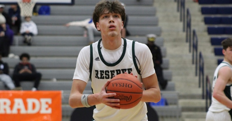 niko-bundalo-close-setting-kentucky-official-visit