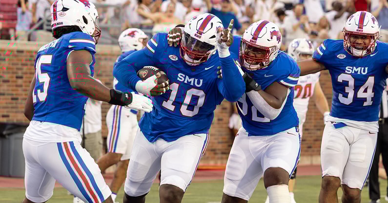 smu-football-flexes-muscle-on-houston-christian-turns-attention-to-byu