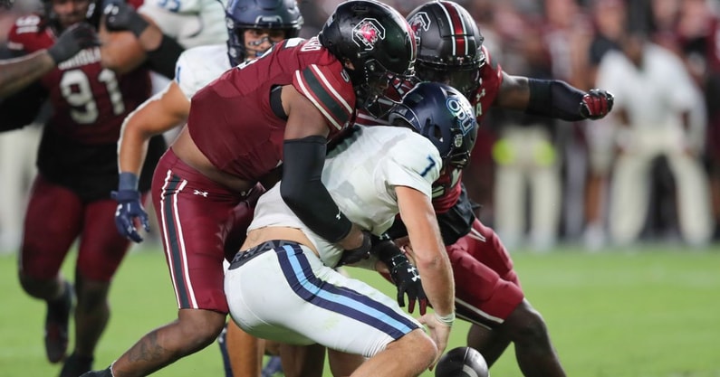 A host of South Carolina Gamecocks led by Kyle Kennard meeting at the quarterback against Old Dominion (Photo: C.J. Driggers/GamecockCentral)