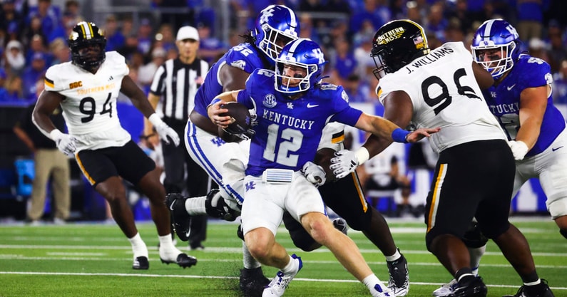 NCAA Football: Southern Mississippi at Kentucky