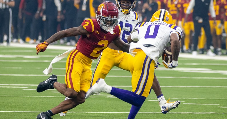 USC defensive back Jaylin Smith prepares to make a tackle against LSU's Zavion Thomas