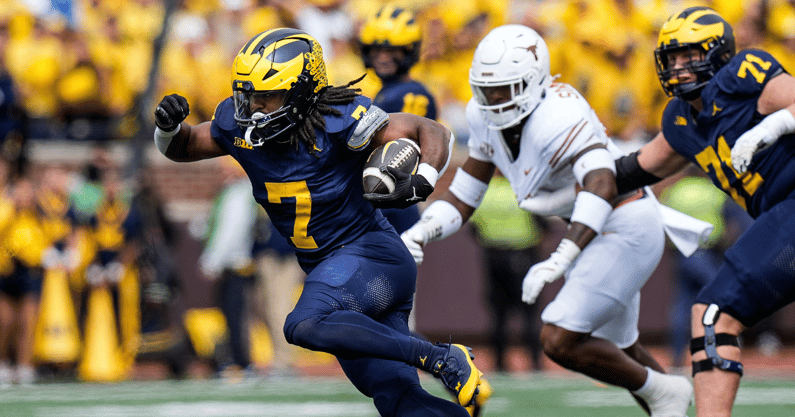 Michigan Wolverines football running back Donovan Edwards had the longest run of the game, a 12-yard gain, for U-M against Texas. (Photo by Junfu Han / USA TODAY NETWORK)