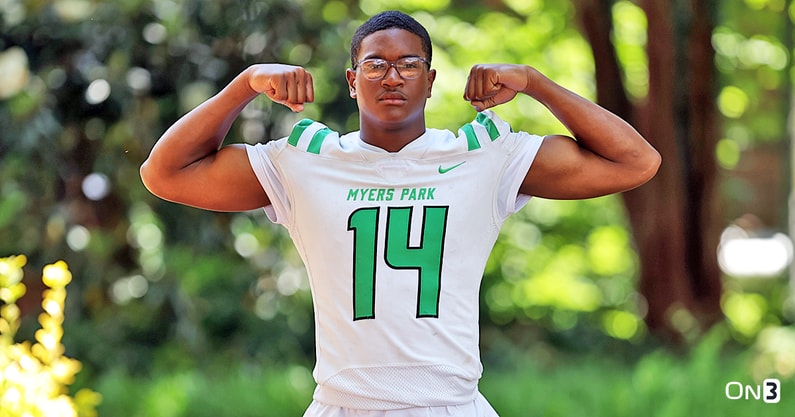 South Carolina EDGE target Rodney Dunham is pictured at his school (Photo: On3)