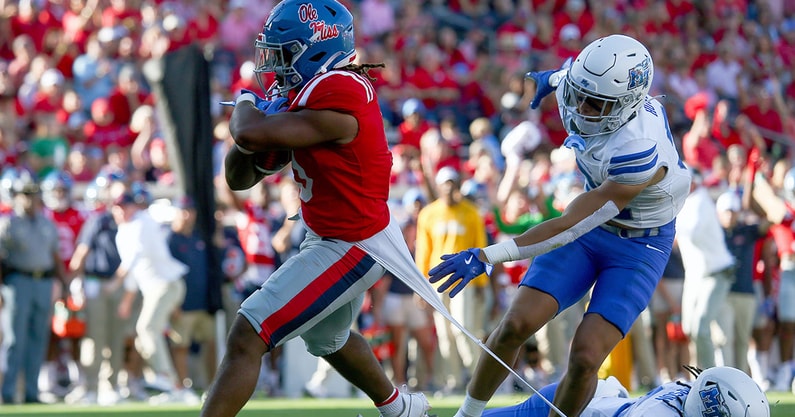 NCAA Football: Middle Tennessee at Mississippi