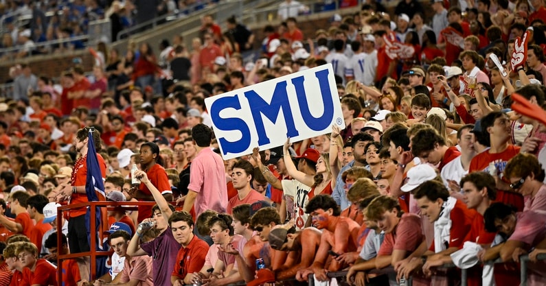 smu-football-gameday-boulevard-ford-stadium-food-drinks-tips-for-fans-attending-tcu-game