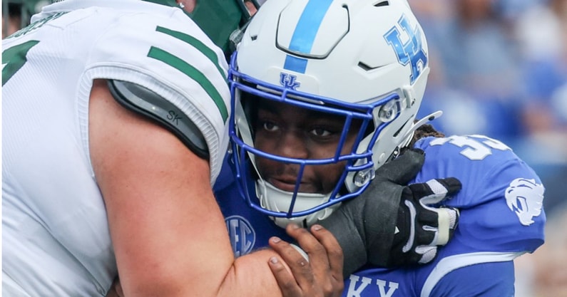 Kentucky LB Steven Sack Em Soles