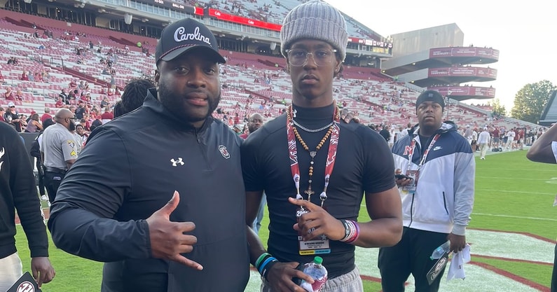 South Carolina assistant Sterling Lucas is pictured with 2027 EDGE KJ Green (Photo: KJ Green | X)