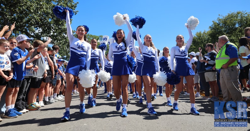 Kentucky Wildcat cheerleaders at the Cat Walk - Dr. Michael Huang, Kentucky Sports Radio
