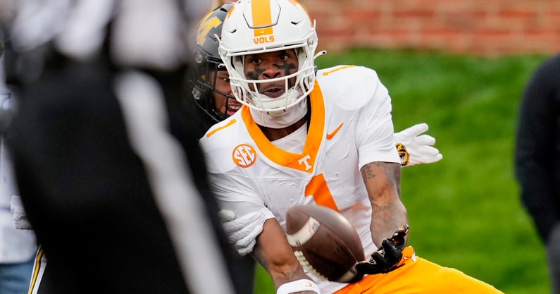 Tennessee announces uniform combination for Arkansas game