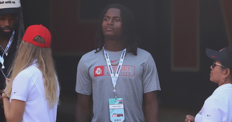 De'zie Jones by Matt Parker -- Lettermen Row --