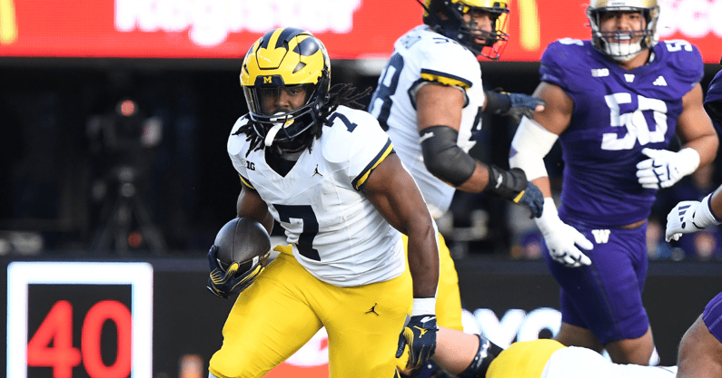Michigan Wolverines football running back Donovan Edwards dashed 39 yards for a touchdown against Washington. (Photo by Lon Horwedel / TheWolverine.com)