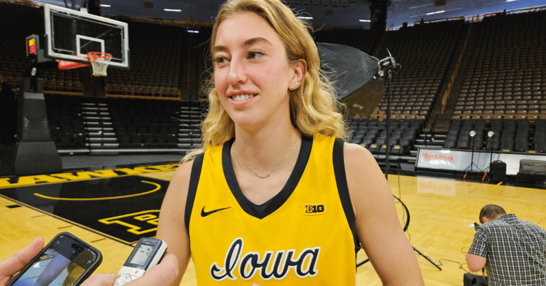 Lucy Olsen(2)