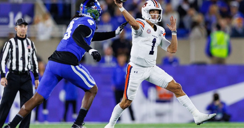 NCAA Football: Auburn at Kentucky
