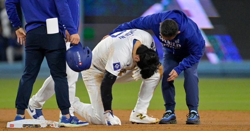 shohei-ohtani-injured-on-basepath-during-game-2-of-world-series