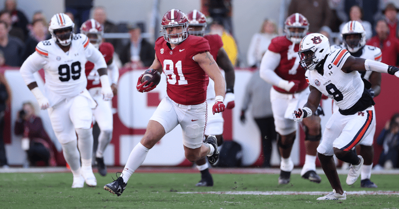 Alabama TE CJ Dippre