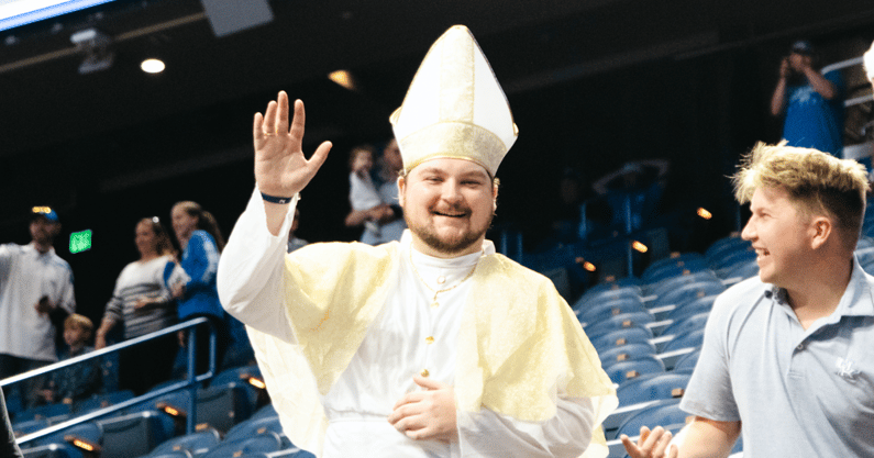 Kentucky fan dressed as the Pope - Aaron Perkins, Kentucky Sports Radio