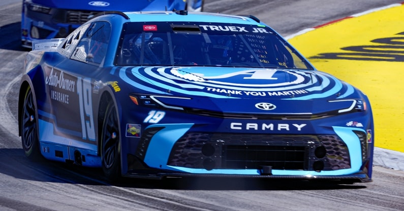 Martin Truex Jr. Martinsville pole