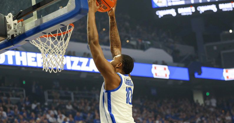 Kentucky F Brandon Garrison dunks one home at Rupp Arena, via Mont Dawson, KSR