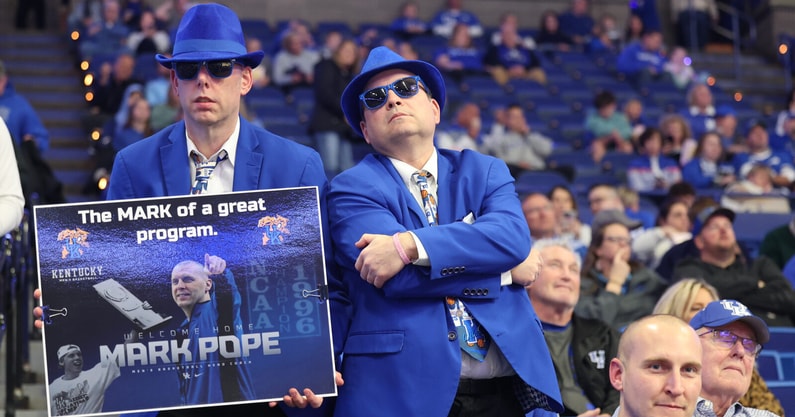 Kentucky fans at Rupp Arena - Dr. Michael Huang, Kentucky Sports Radio