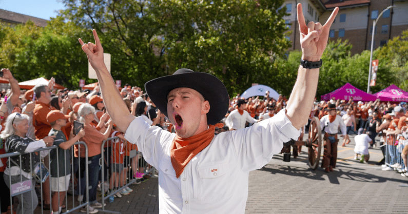The Cowboys make their way into Darrell K Royal Texas Memorial Stadium as the Texas Longhorns compete against Kentucky Wildcats - © Ricardo B. Brazziell/American-Statesman / USA TODAY NETWORK via Imagn Images