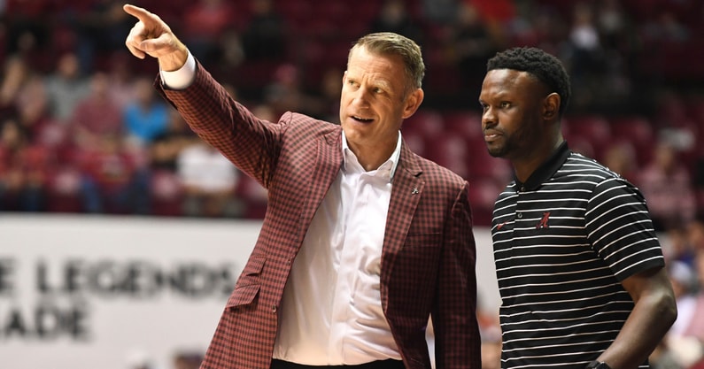 Alabama coaches Nate Oats and Antoine Pettway