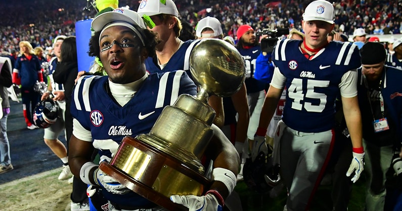 NCAA Football: Mississippi State at Mississippi