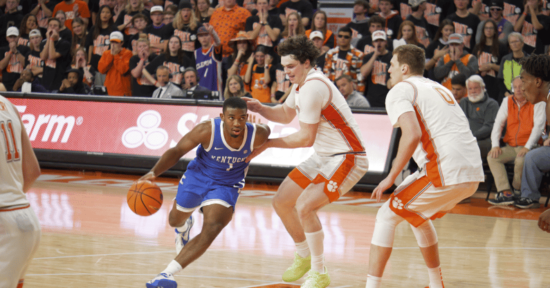 Kentucky guard Lamont Butler drives the lane vs. Clemson - Steven Peake, Kentucky Sports Radio