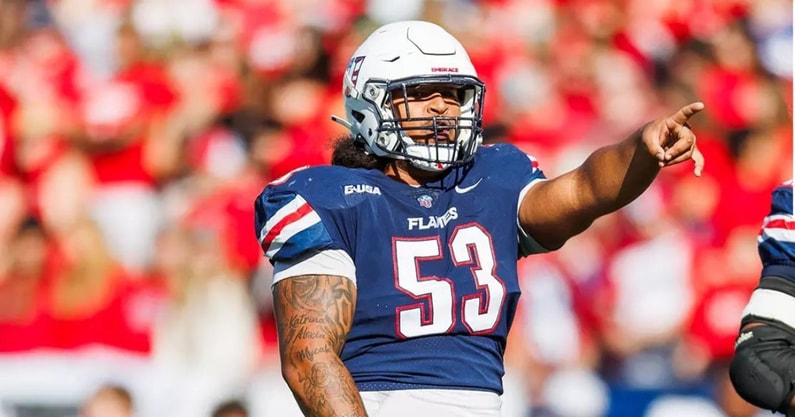 south carolina gamecocks transfer portal target jordan white