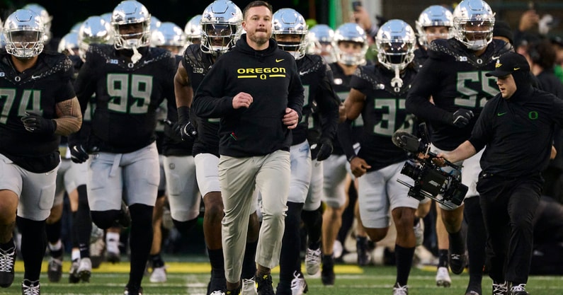NCAA Football: Washington at Oregon