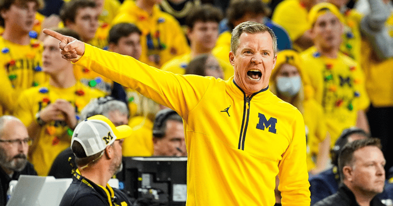 Michigan Wolverines basketball head coach Dusty May led his team to victory at USC. (Photo by Junfu Han / USA TODAY NETWORK via Imagn Images)