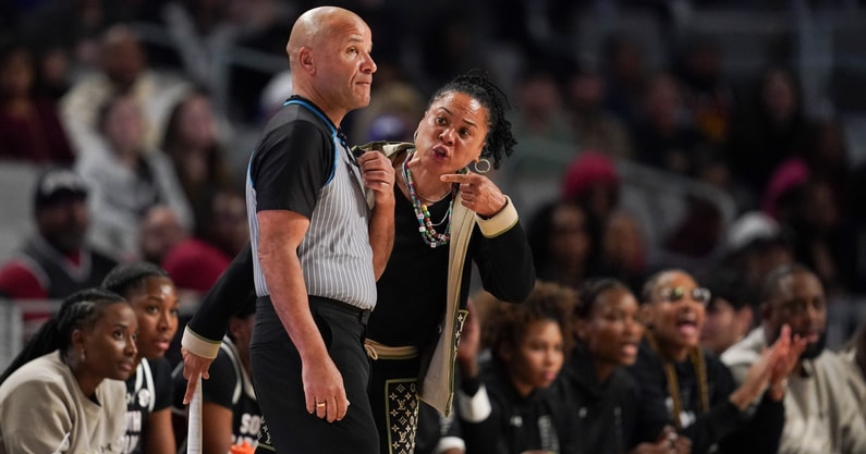 South Carolina Gamecocks head coach Dawn Staley discusses a call with an official during the first half at Dickies Arena. Mandatory Credit: Chris Jones-Imagn Images