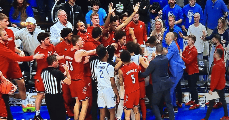Kentucky Louisville basketball fight at Rupp Arena, via ESPN screengrab