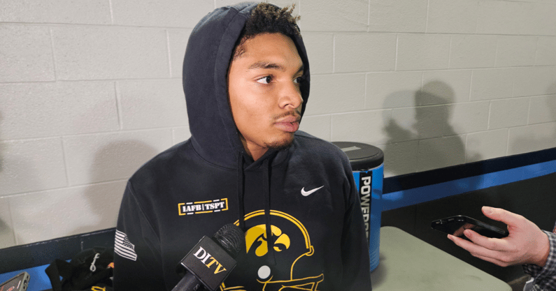 Kamari Moulton(1)