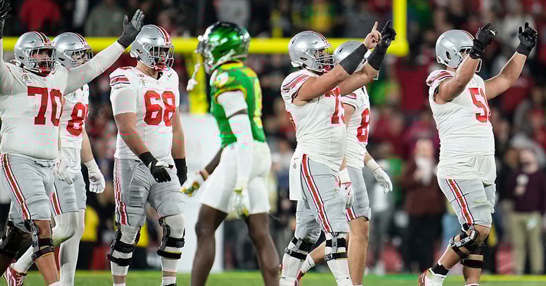 Ohio State OL by © Adam Cairns/Columbus Dispatch / USA TODAY NETWORK via Imagn Images