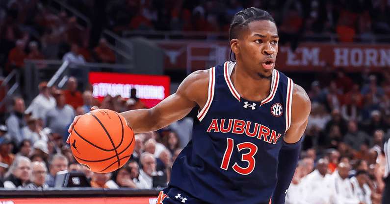 Miles Kelly (Photo by Auburn Athletics)