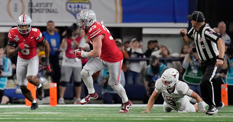 Jack Sawyer scoop and score Quinn Ewers college football playoff cotton bowl